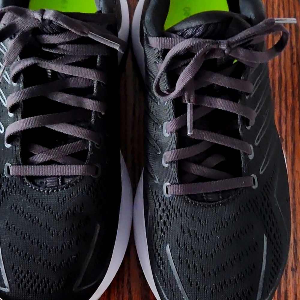 Saucony